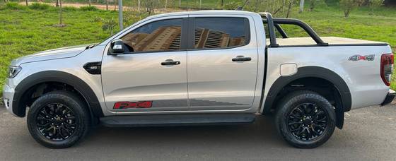 FORD RANGER 3.2 FX4 4X4 CD 20V DIESEL 4P AUTOMÁTICO